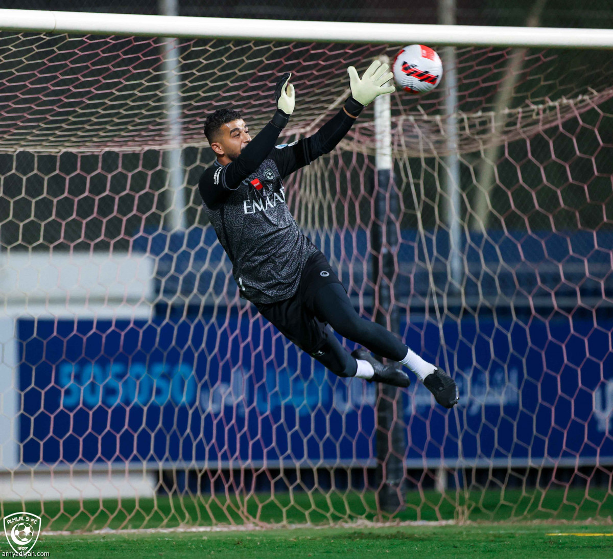 الهلال يتأهب للاتفاق