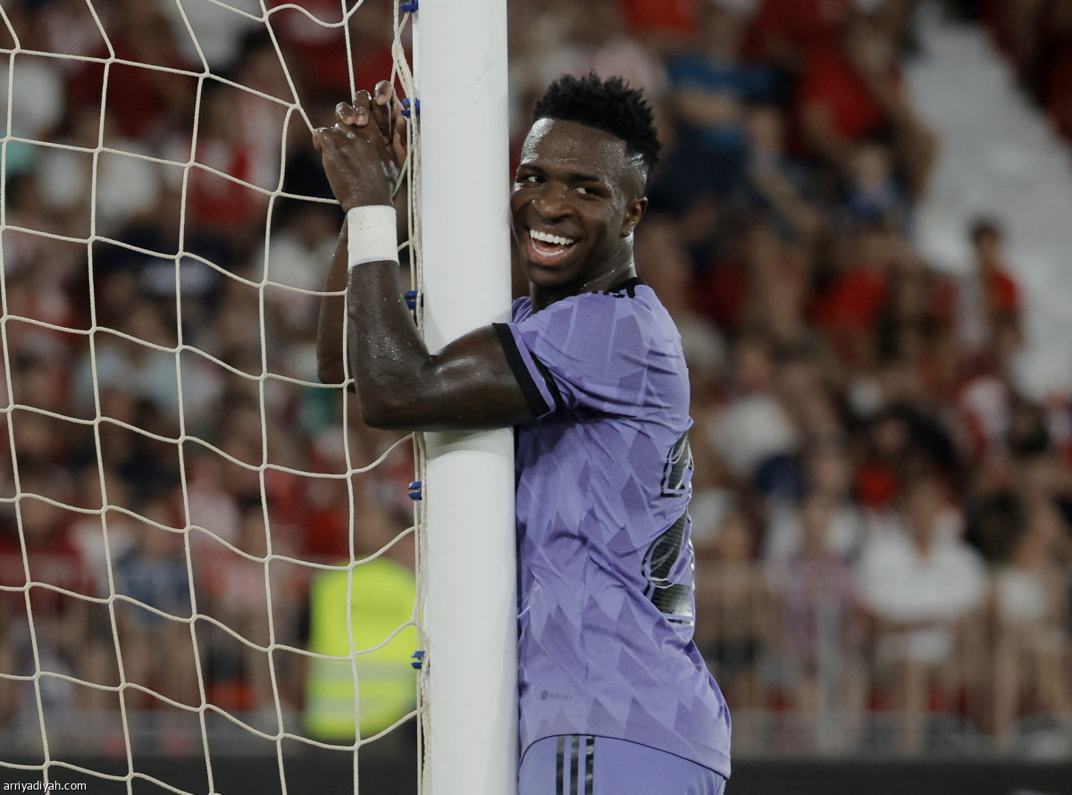 الريال  ينطلق بثنائية