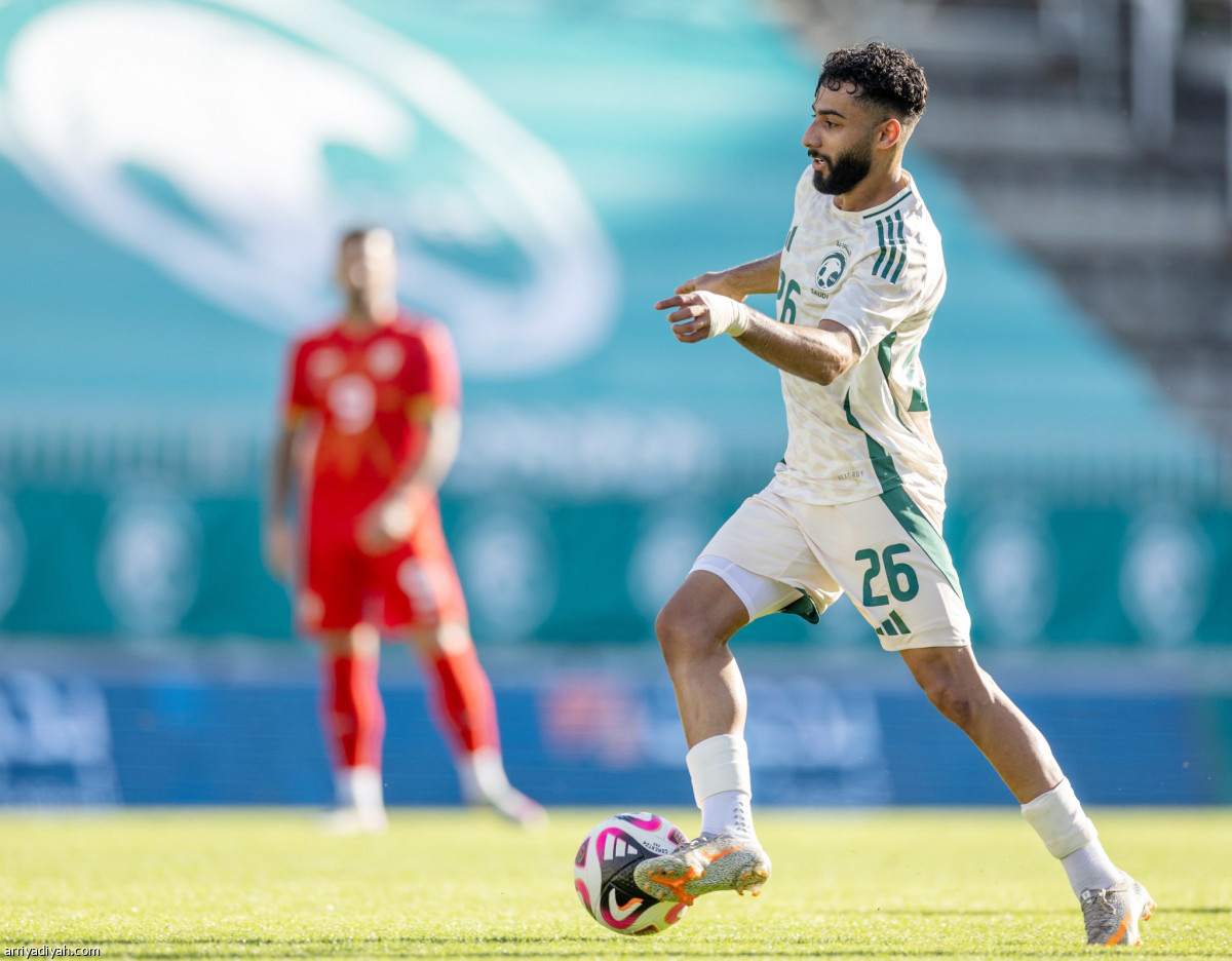 فوز «الصقور»