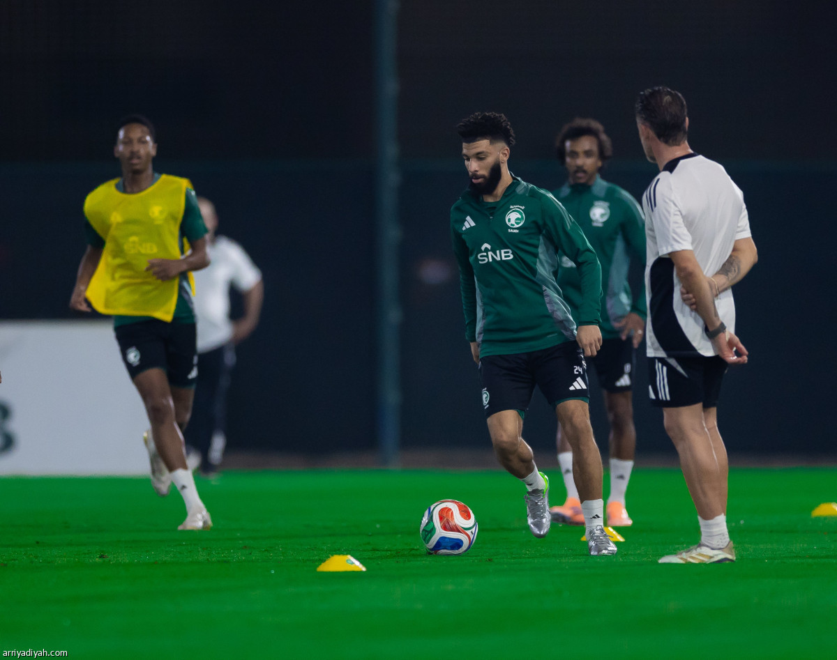 «الصقور» يستعدون