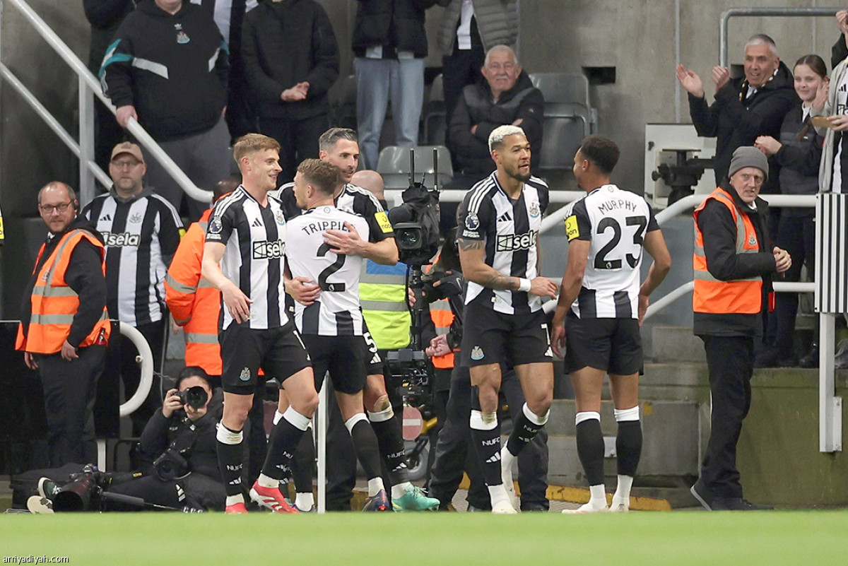 نيوكاسل يستعرض