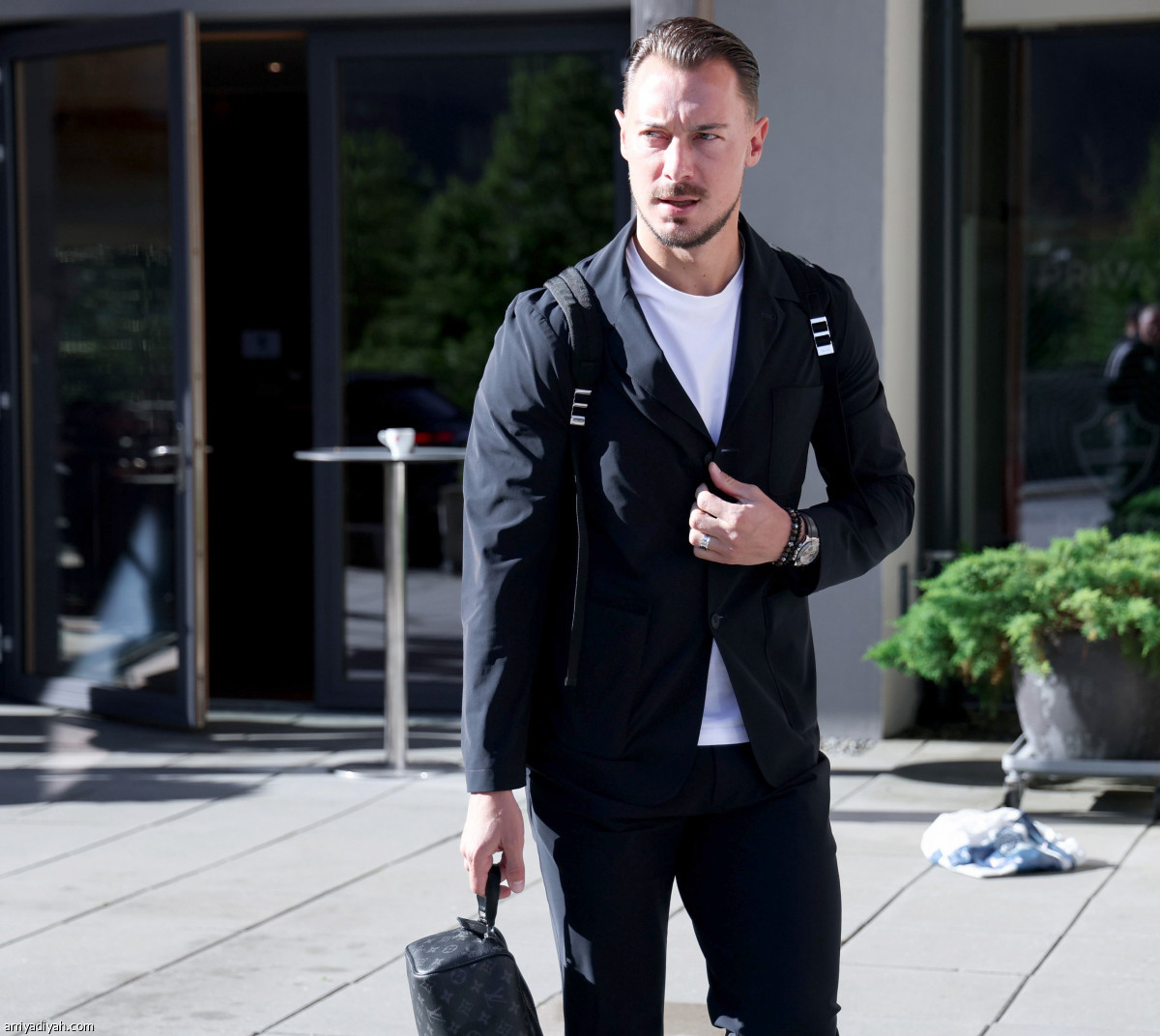 الأهلي.. مغادرة ووصول