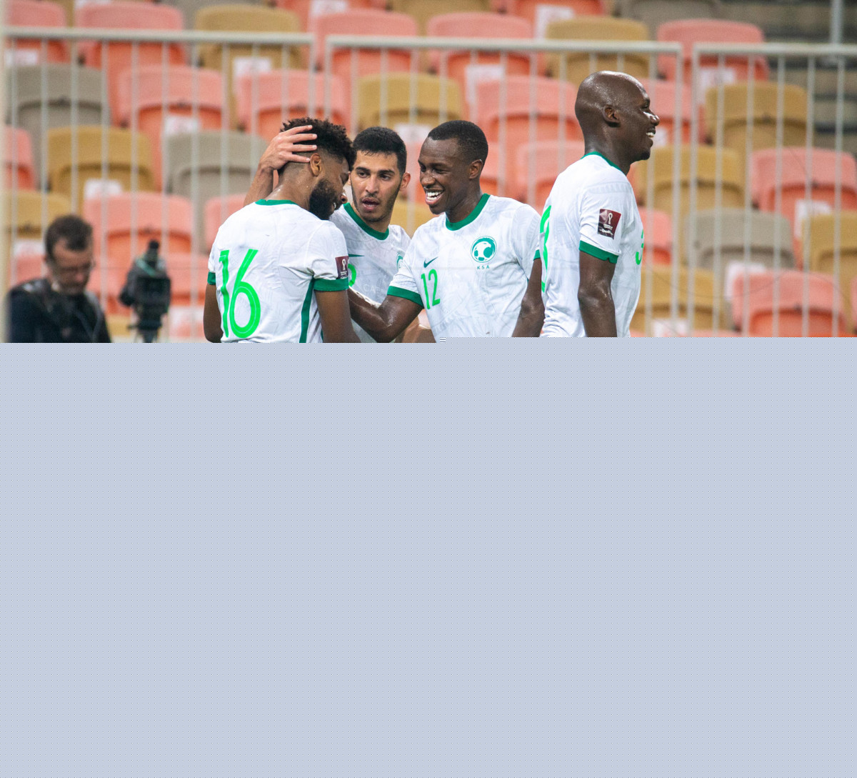 الصقور في الصدارة