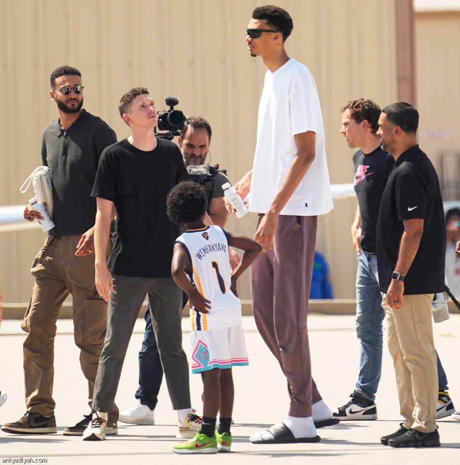 سبيرز 
يستقبل ويمبانياما