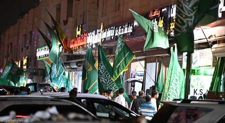 تزيين السيارات.. 20 دقيقة و350 ريالا تصنع الفرح