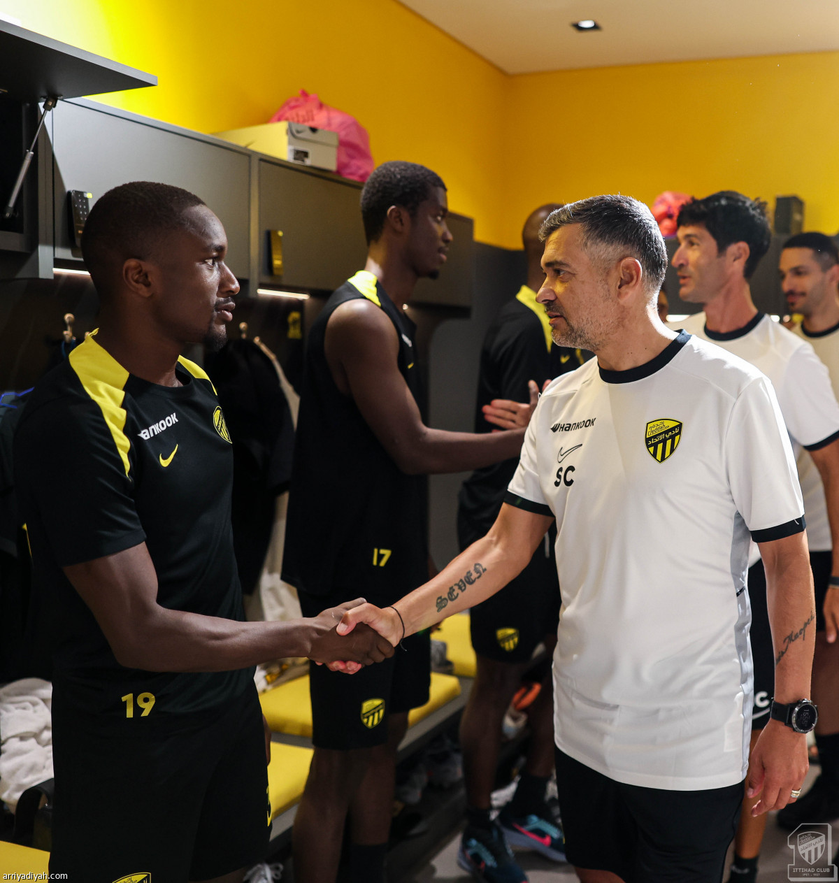 اللقاء الأول