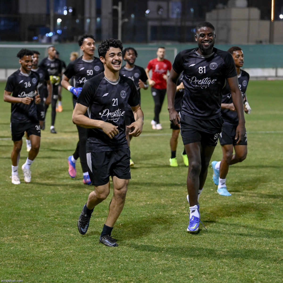 الشباب يركز على اللياقة