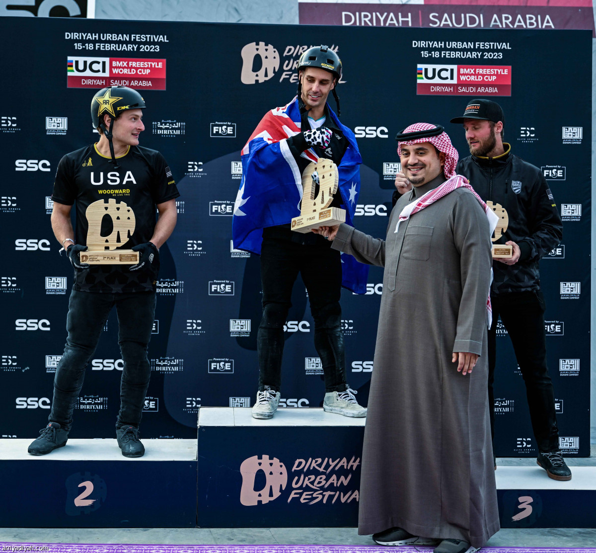 الدراجات الاستعراضية.. لوجان بطلا