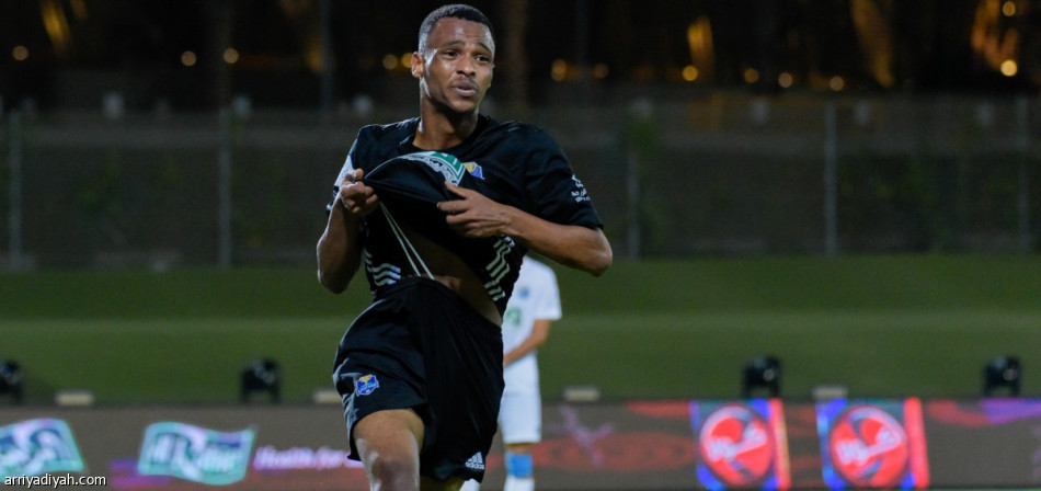 نائب وزير الرياضة يتوج أبطال نخبة دوري المدارس