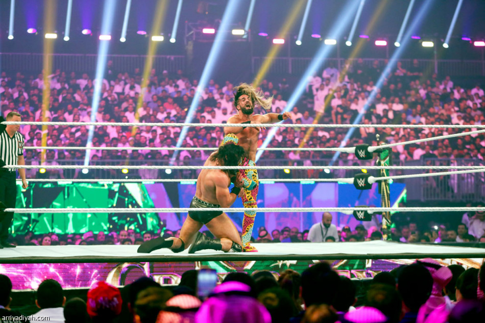 زعيم القبيلة
يتمسك بلقب WWE