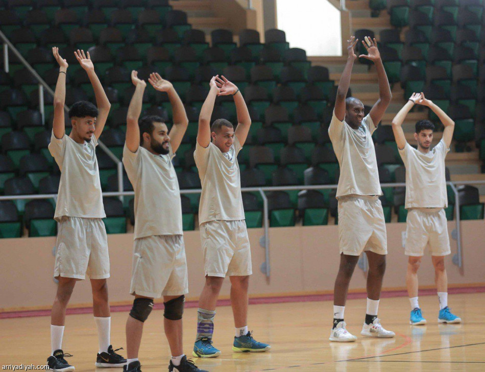 أخضر الطائرة يواصل تدريباته في جدة