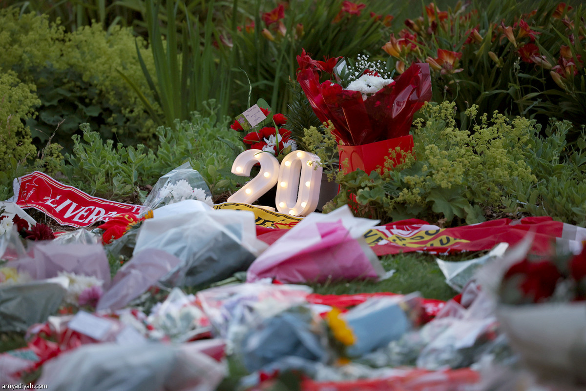 ليفربول يفتح دفتر التعازي