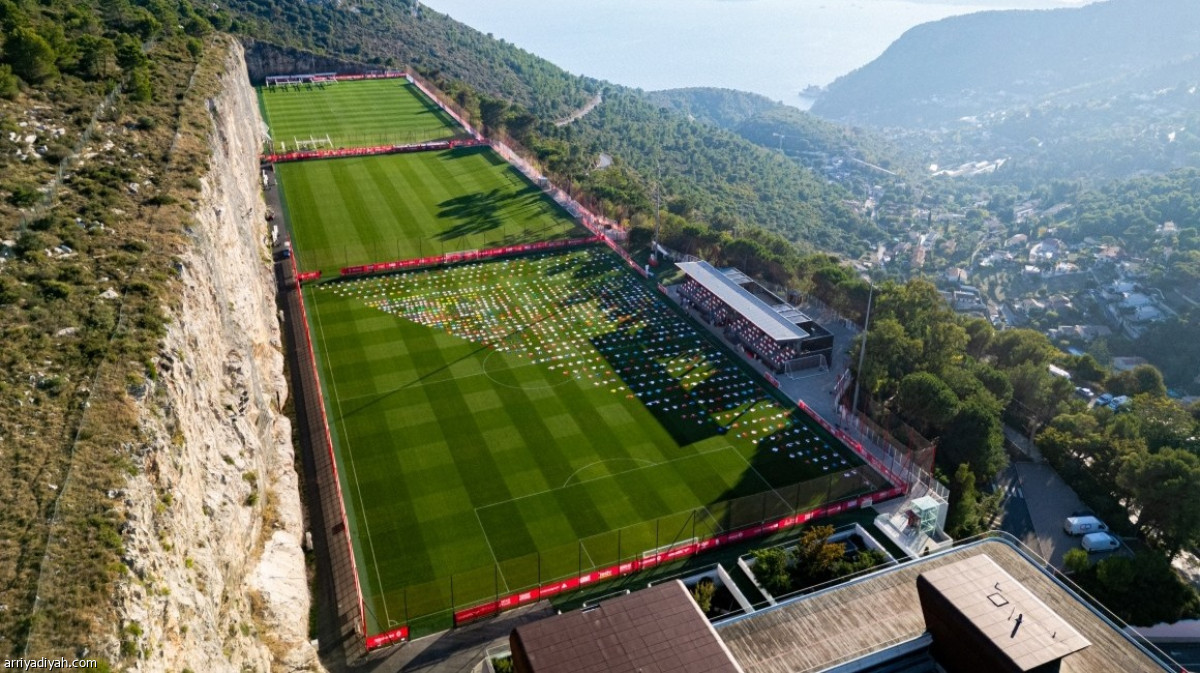 بورون.. 1146 قميصا