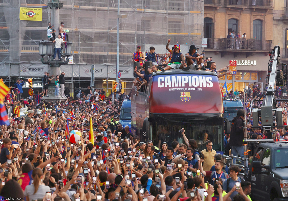 برشلونة يحتفل