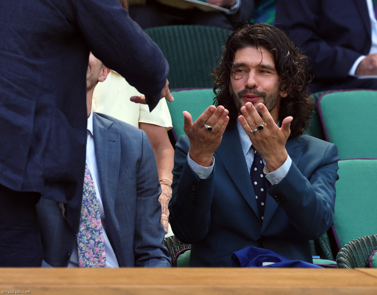 ويمبلدون.. النجوم يحضرون