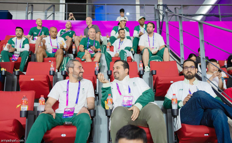 تولو..
ترك الجامعة واعتلى المجد