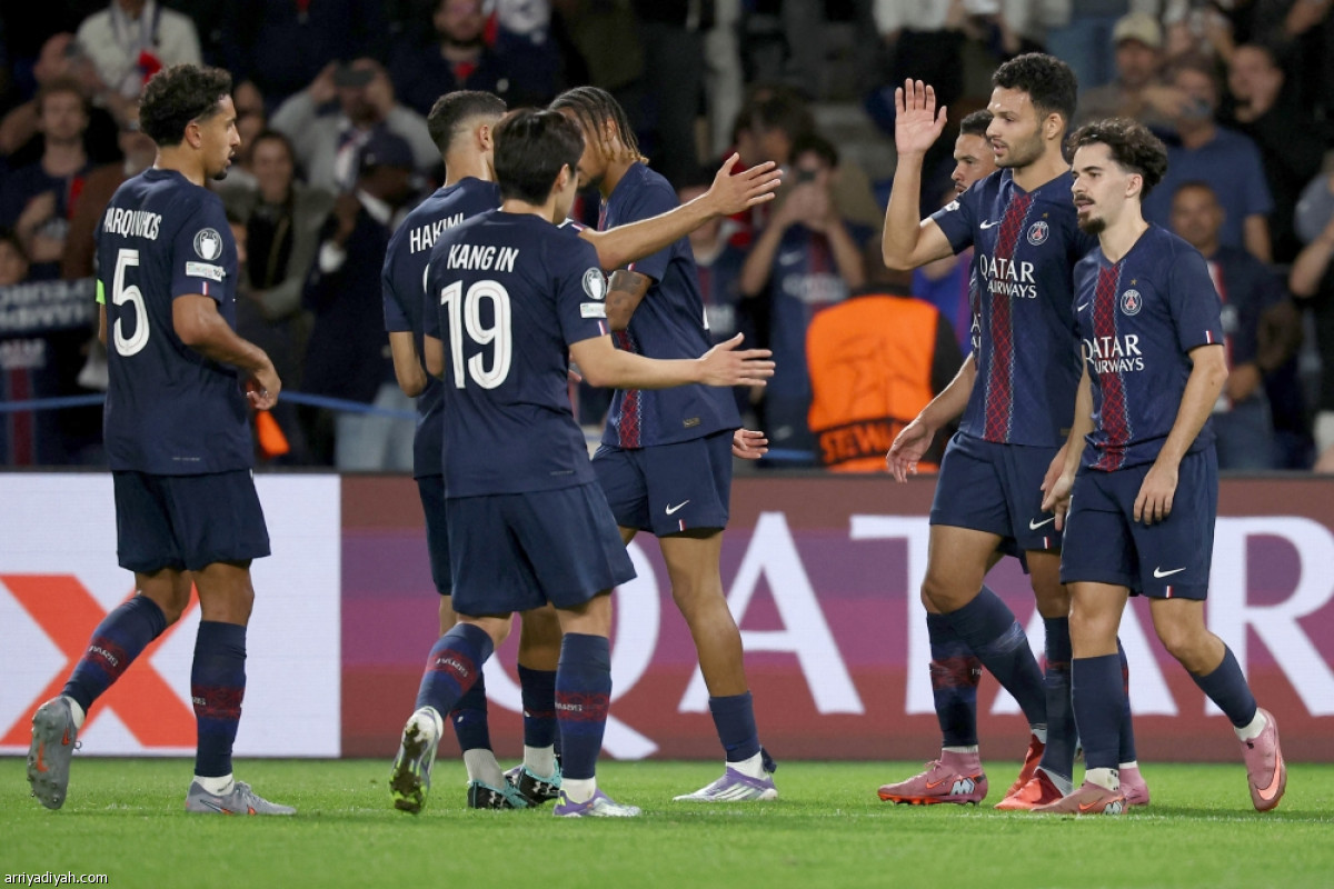 سان جيرمان يستعرض