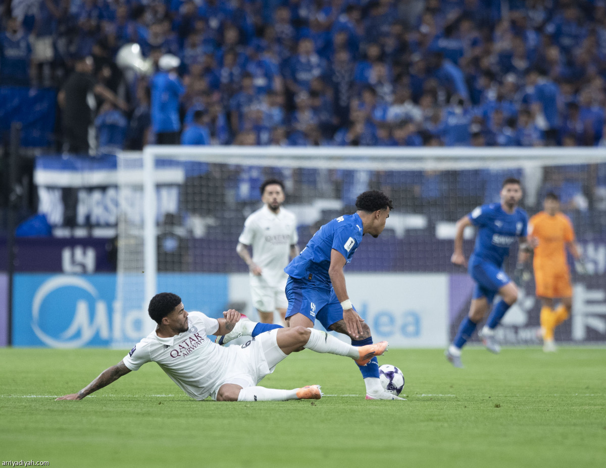 الصدارة الزرقاء مستمرة