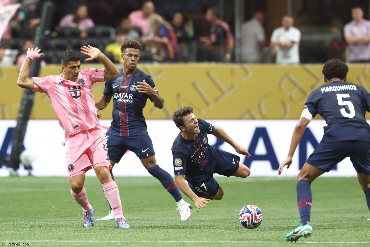 استعراض باريسي