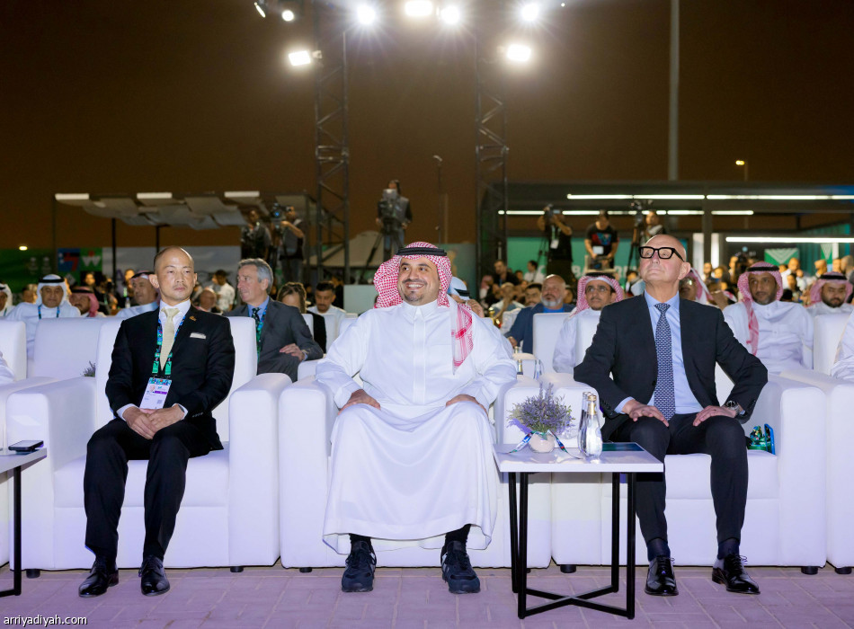 74 شاشة
طاردت 1500 لاعب